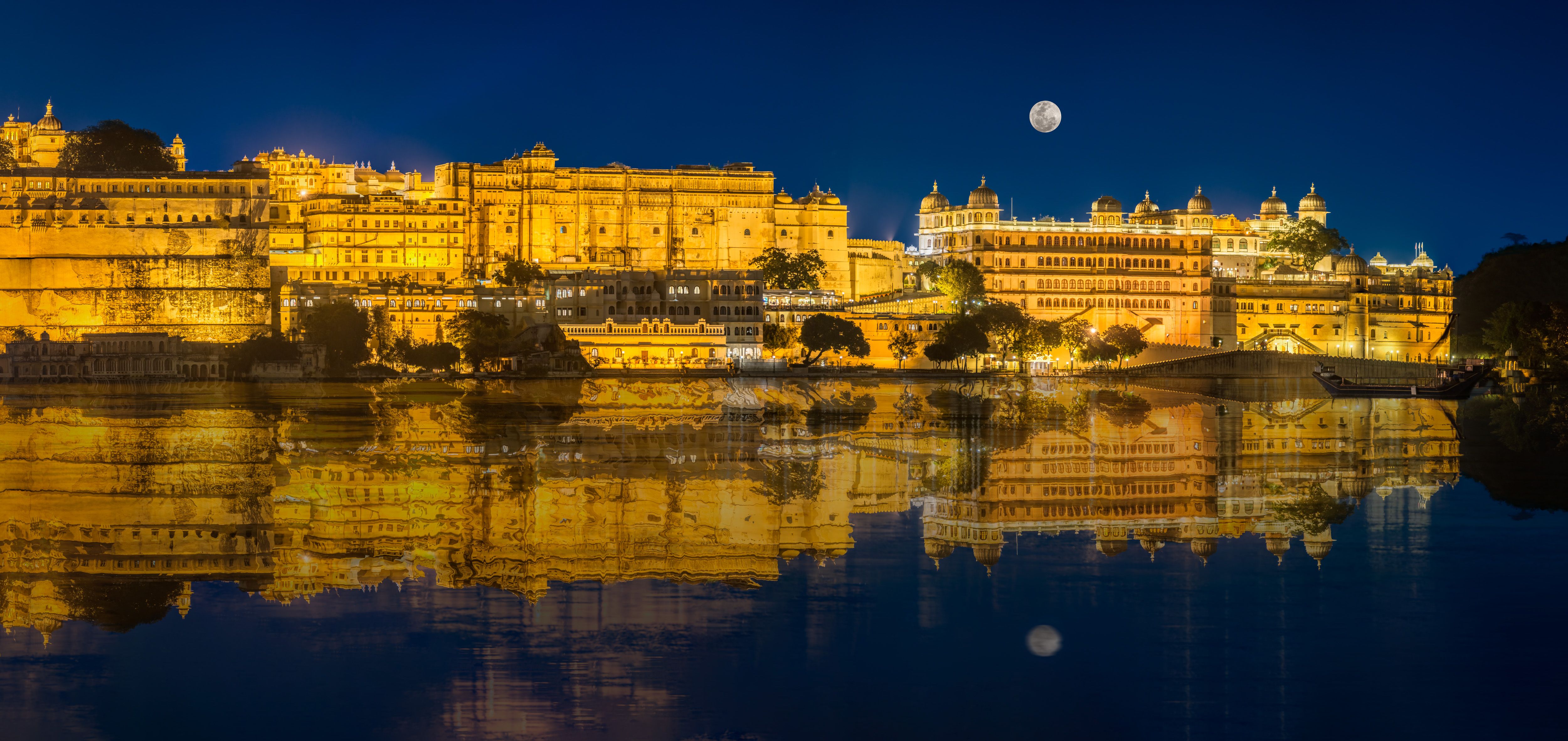 Udaipur City Palace Night View